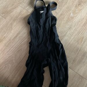 women’s speedo LZR valor closed back knee skin